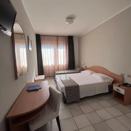 Hotel Letizia 3*