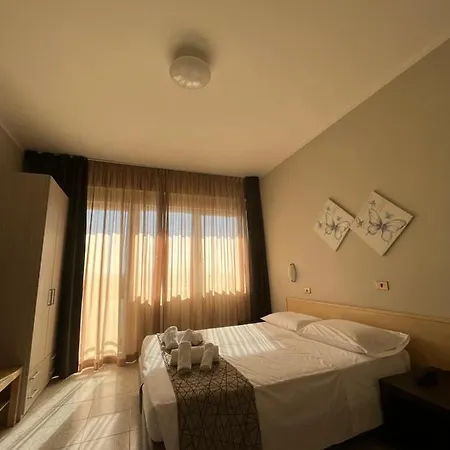 Hotel Letizia 3*