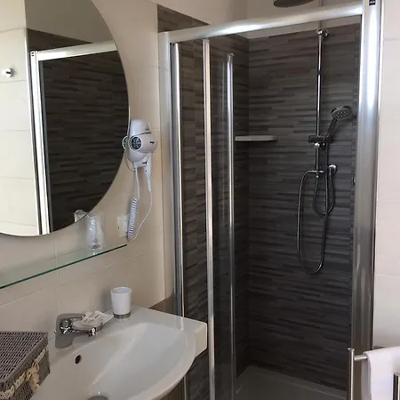 Letizia 3* Follonica