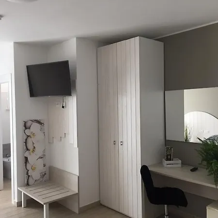 Letizia 3* Follonica