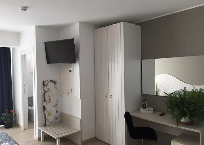 Letizia 3* Follonica
